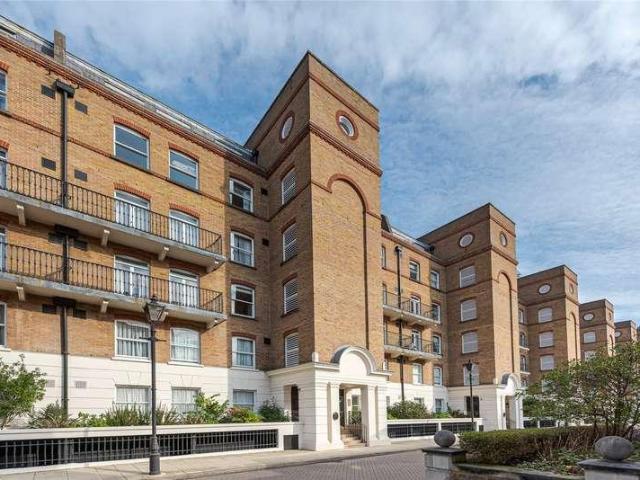 Flat for sale in Greater London