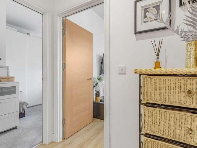 Flat for sale in Birch Green, Lower Halliford