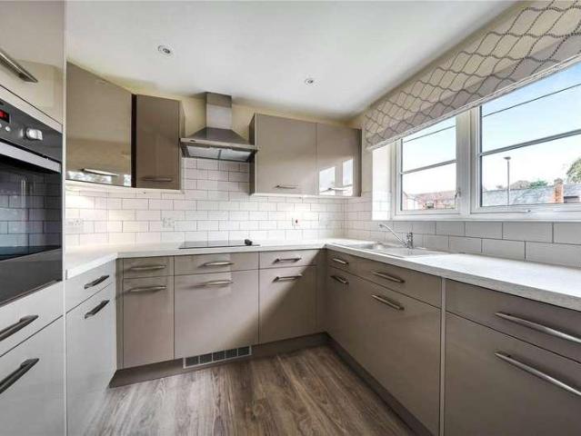 Flat for sale in Princes Risborough, Buckinghamshire