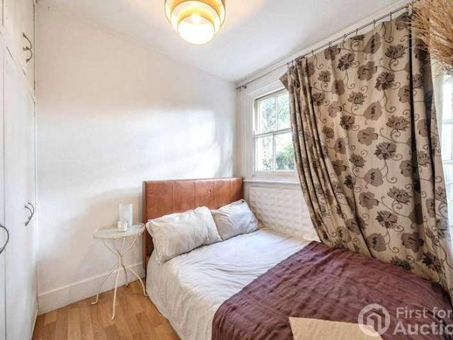 Flat for sale in Crouch End, Greater London