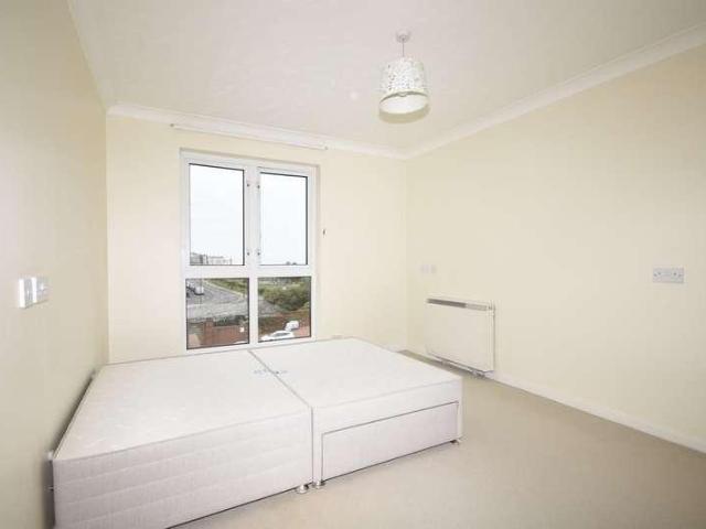 Flat for sale in Cliftonville West, Acol