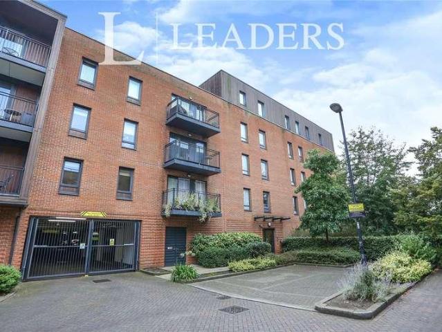 Flat for sale in Horn Park, Greater London