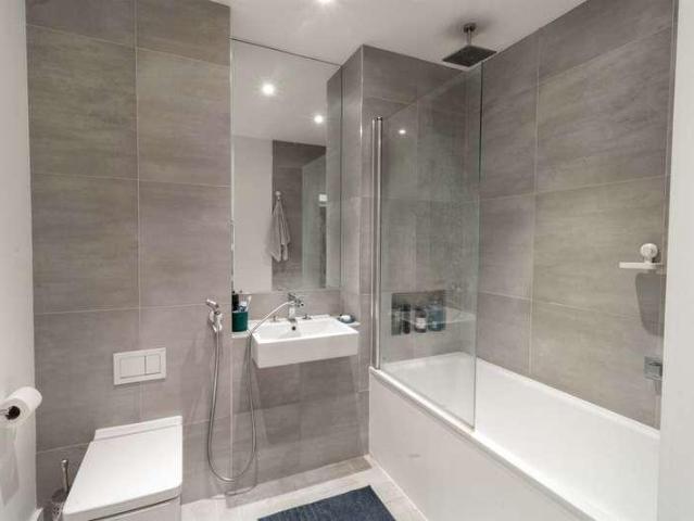 Flat for sale in Newtown, Reading