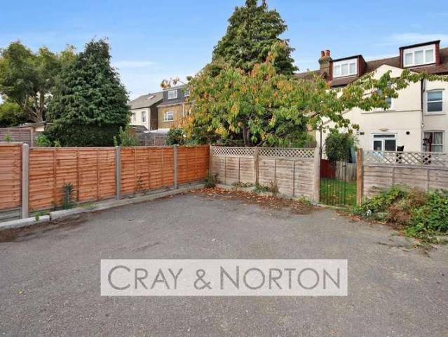 Flat for sale in London Borough of Croydon, Greater London