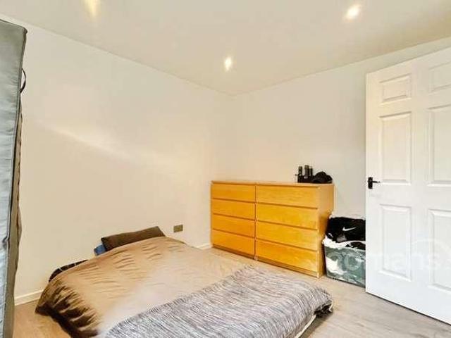 Flat for sale in Priest Down, Hampshire