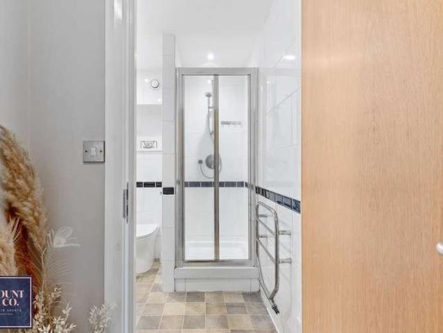 Flat for sale in Hertford, Colliers End