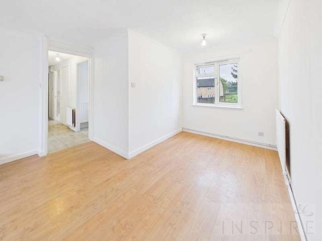 Flat for sale in Bewbush, Crawley