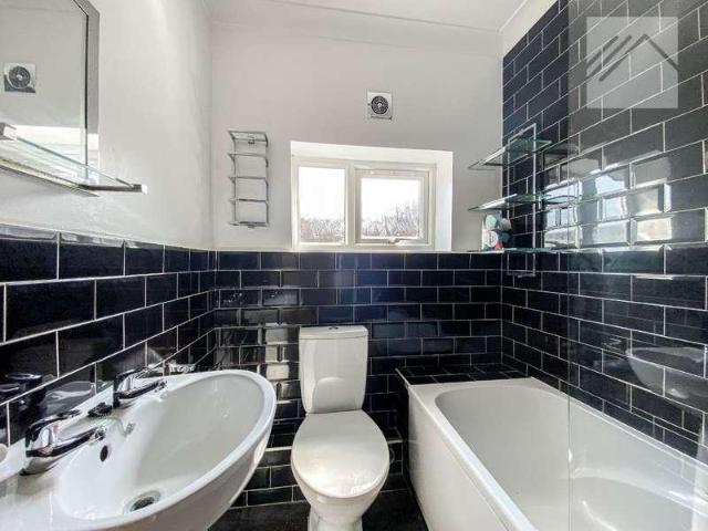 Flat for sale in Canvey Island