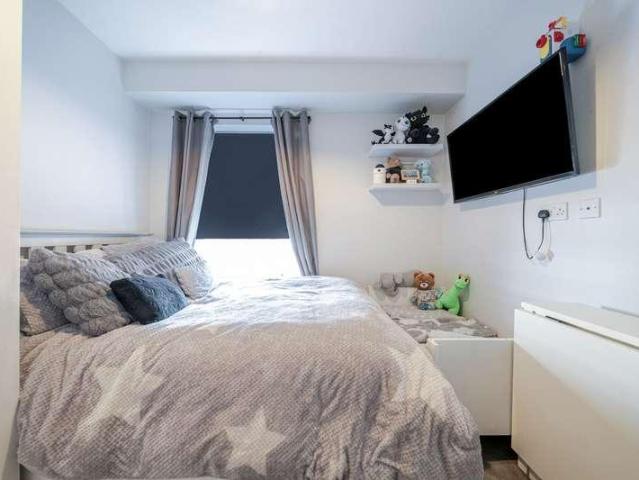 Flat for sale in Greater London