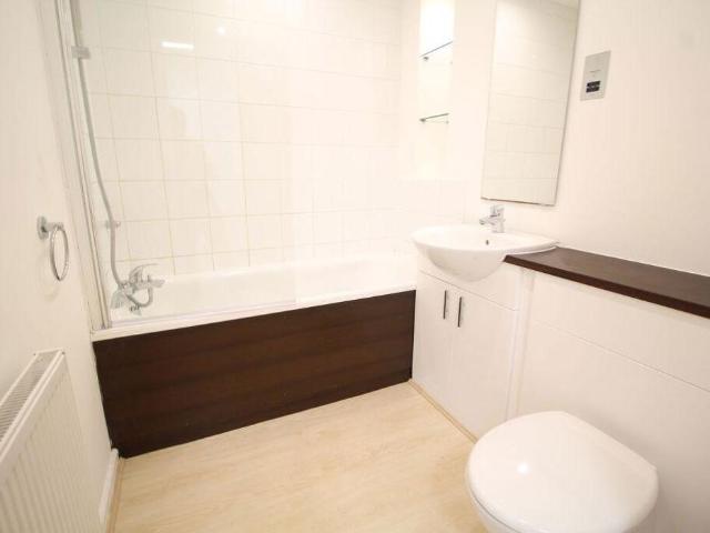 Flat for sale in London Borough of Croydon, Greater London