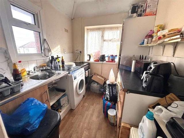 Flat for sale in Becontree, Greater London
