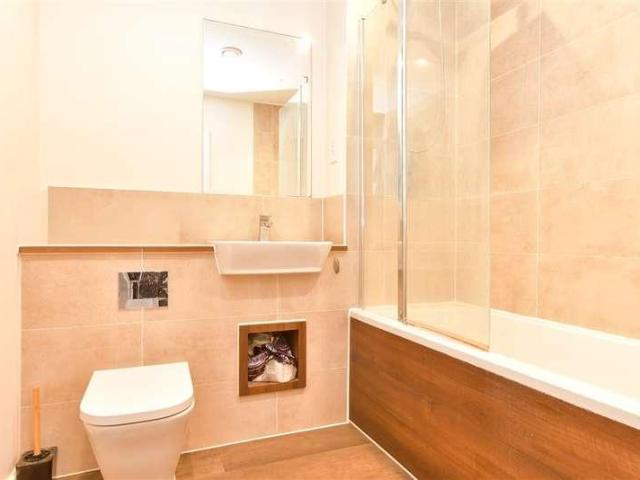 Flat for sale in Rochester