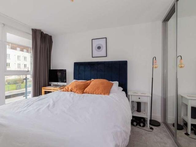 Flat for sale in Fishery, Maidenhead