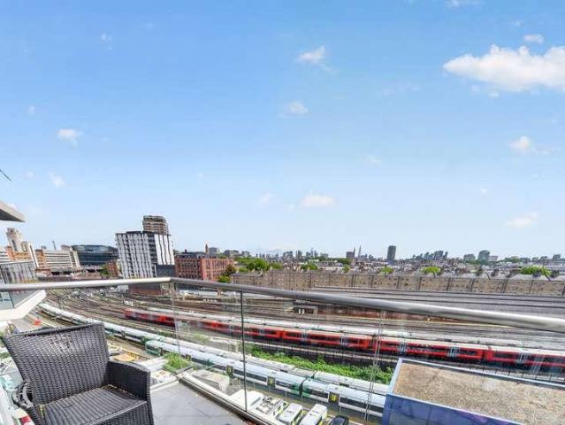 Flat for sale in Pimlico, Greater London