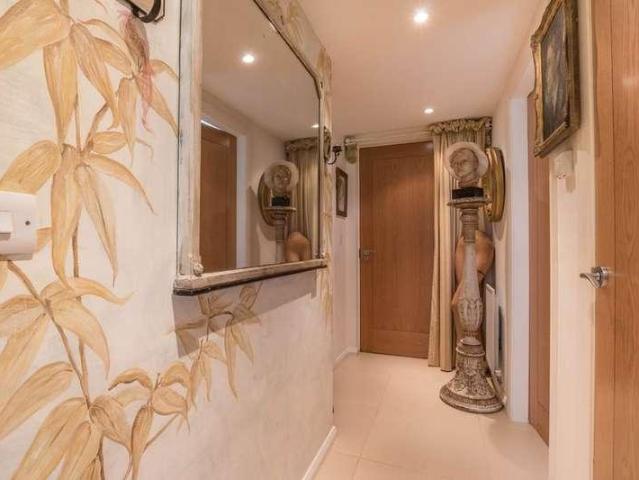 Flat for sale in Cowan Bridge, Bare