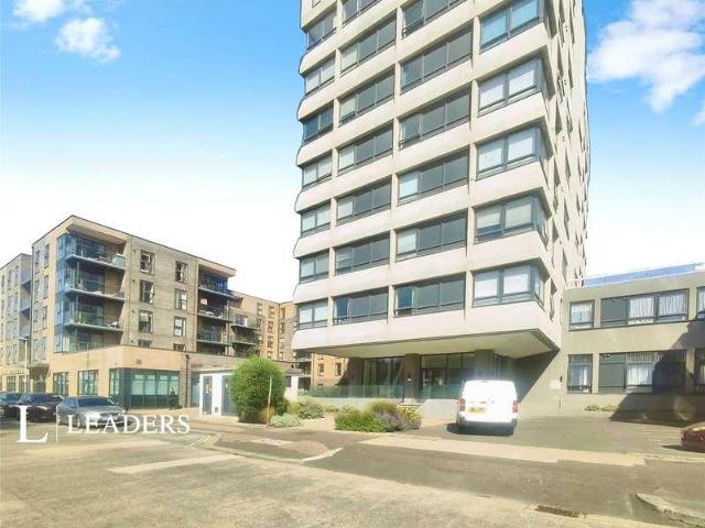 Flat for sale in West Worthing, Worthing