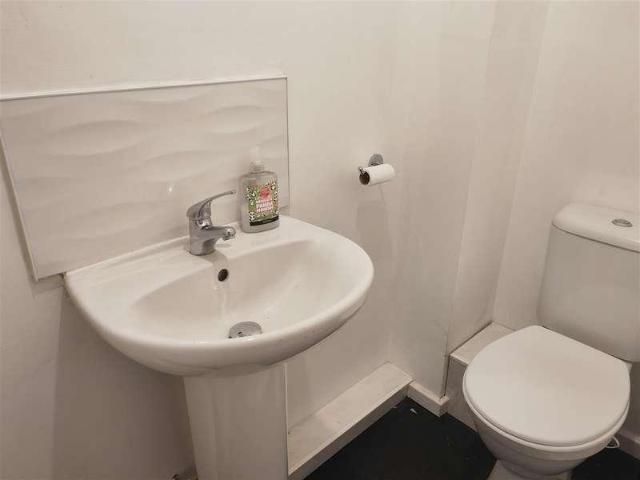Flat for sale in Hammond Street