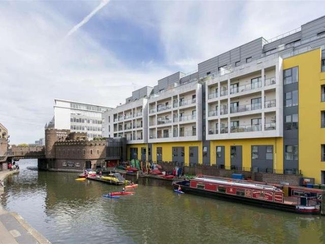 Flat for sale in Chalk Farm, Primrose Hill