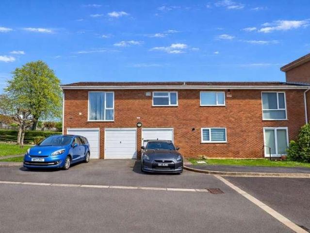 Flat for sale in Worlebury, Weston-super-mare