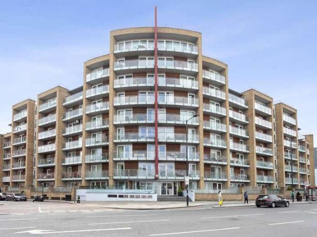 Flat for sale in Nine Elms, Greater London