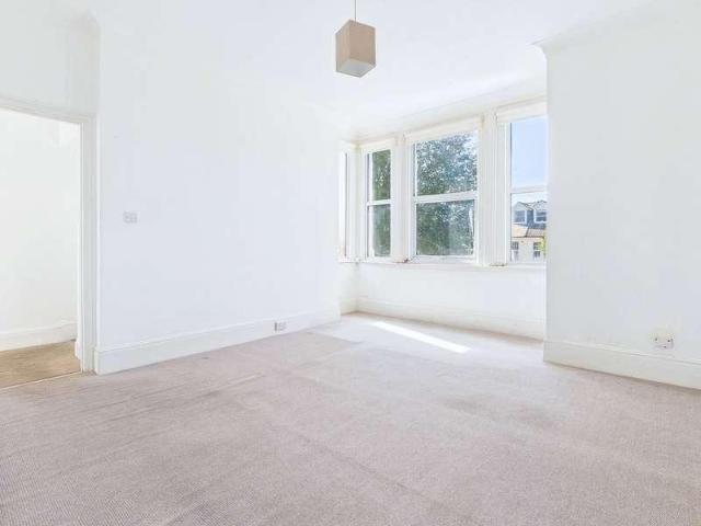 Flat for sale in Hangleton