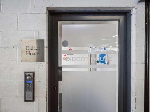 Flat for sale in Yiewsley, Greater London