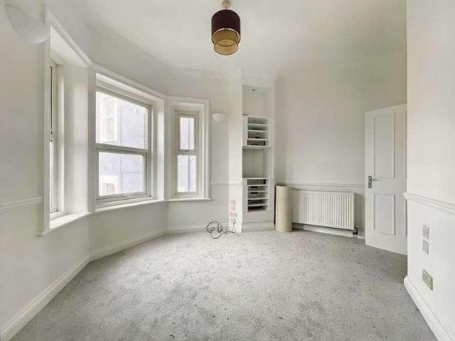 Flat for sale in West Cliff, Bournemouth