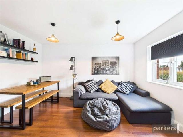 Flat for sale in Sindlesham, Winnersh
