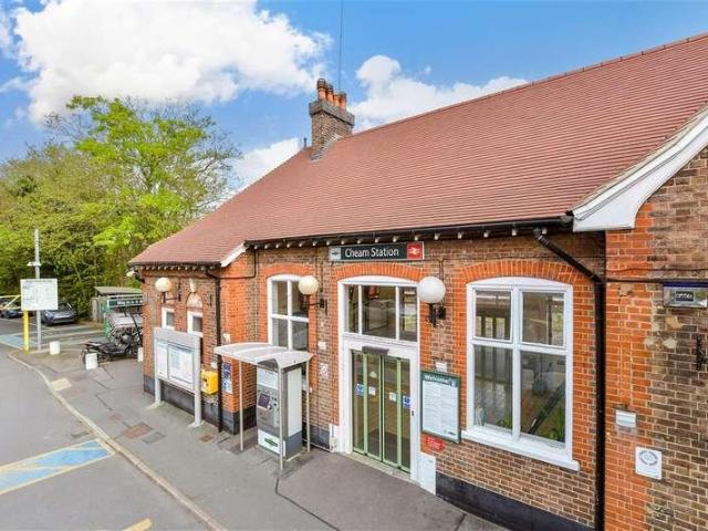 Flat for sale in Greater London