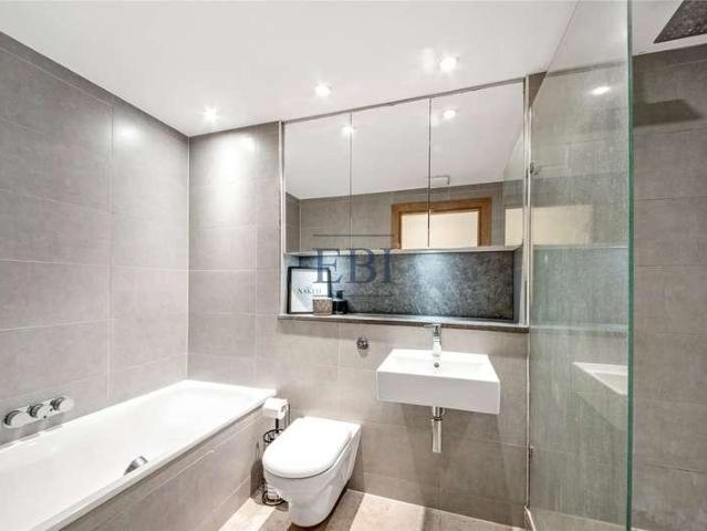 Flat for sale in St. George in the East, Whitechapel