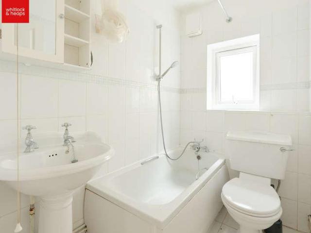 Flat for sale in Round Hill, Brighton & Hove