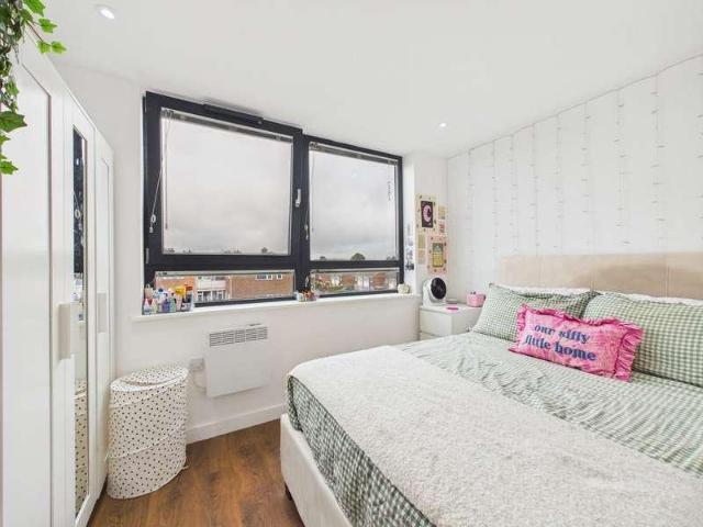 Flat for sale in West Worthing, Worthing