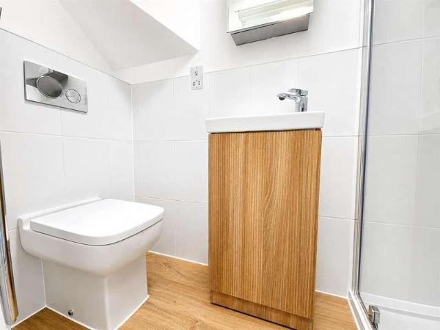 Flat for sale in Palmers Green, Greater London
