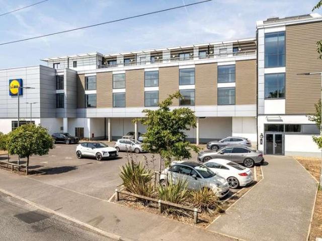 Flat for sale in West End, Blackhills