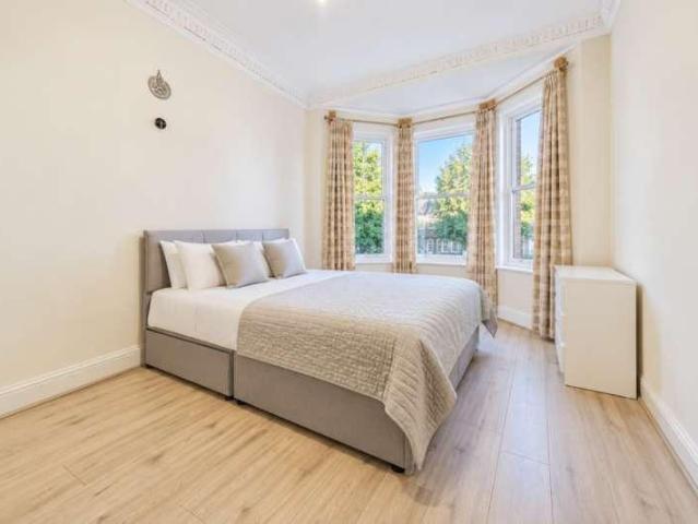 Flat for sale in Ibroxholm, Glasgow