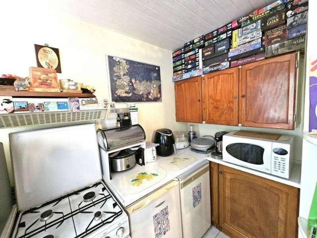 Flat for sale in London Borough of Ealing, Park Royal