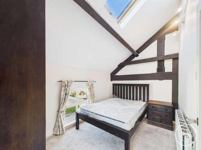 Flat for sale in West Yorkshire