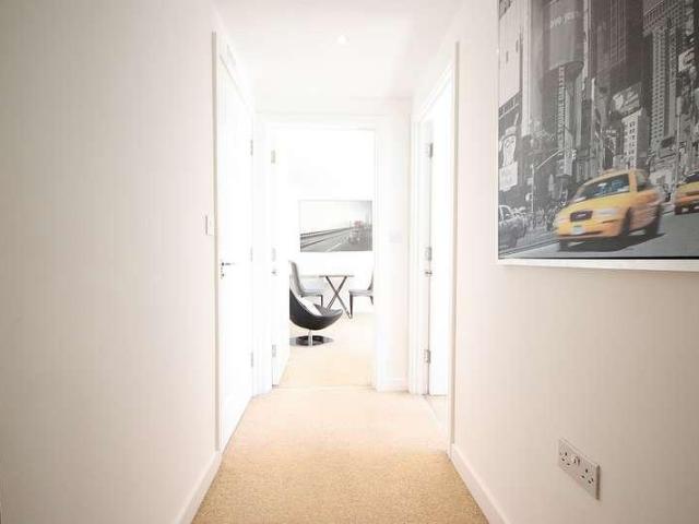 Flat for sale in Bray Wick, Maidenhead