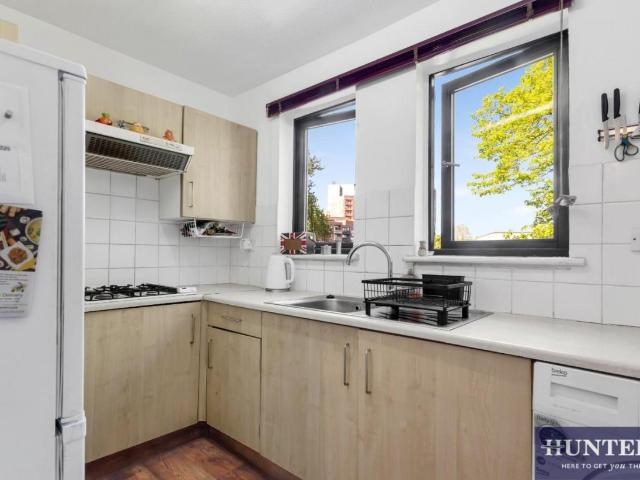 Flat for sale in South Hampstead, Greater London