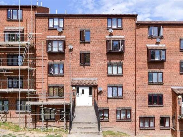 Flat for sale in Ringlestone, Midway