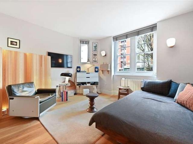 Flat for sale in King's Cross, Greater London
