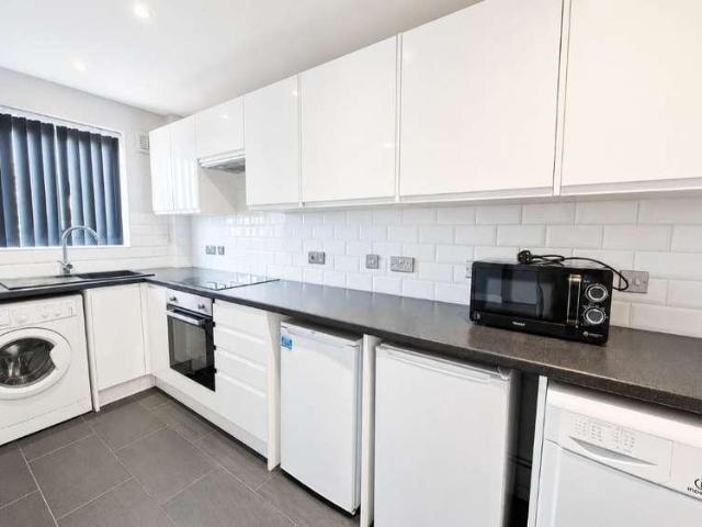 Flat for sale in Brierley Hill, West Midlands