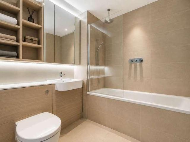 Flat for sale in Stratford Marsh, Greater London