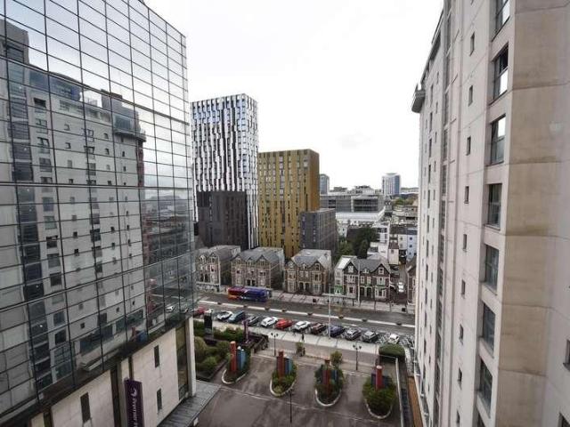 Flat for sale in Crockherbtown, Falcon Lodge