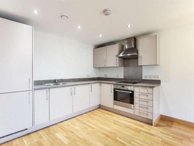 Flat for sale in The Bridge, Kent
