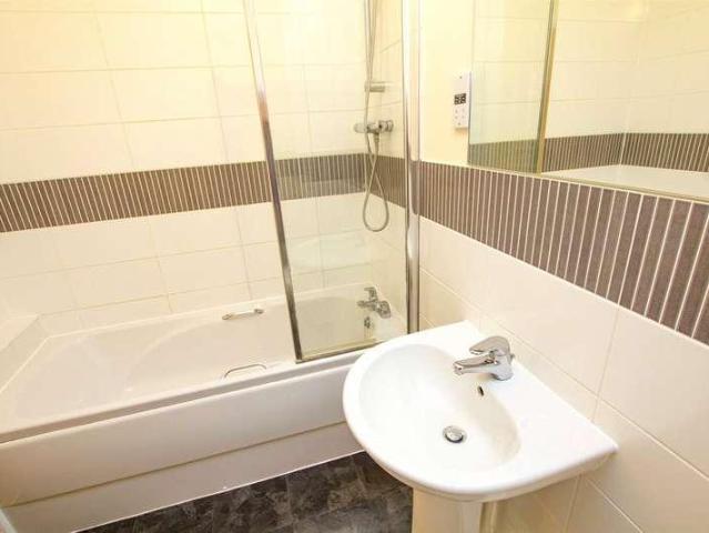 Flat for sale in Black Bourton, Oxfordshire