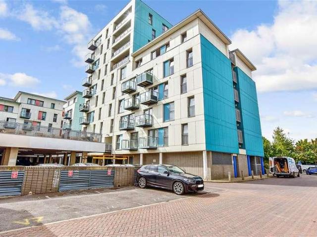 Flat for sale in Fratton, City Of Portsmouth