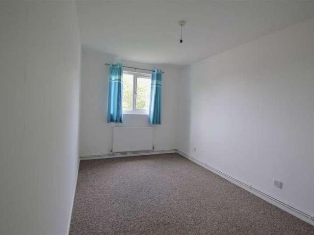 Flat for sale in Slough