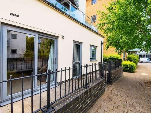 Flat for sale in Hythe, Colchester