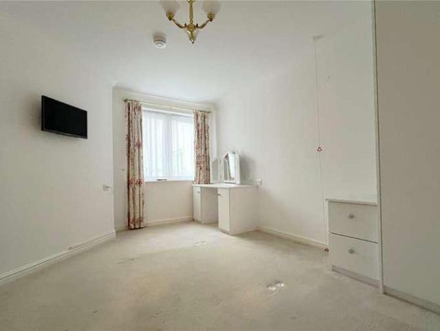 Flat for sale in Highcliffe